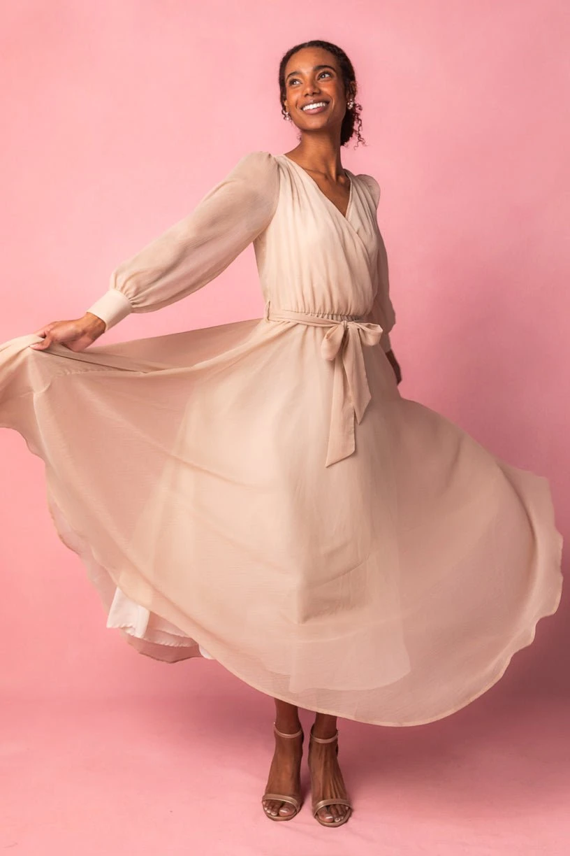 Andie Dress In Champagne - Image 7