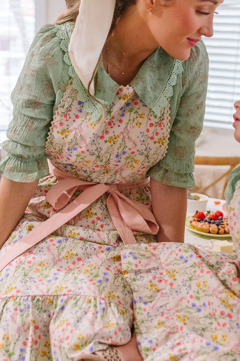 Ivy Apron In Floral Cotton - Image 12